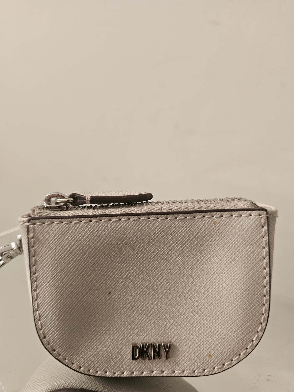 DKNY Women's Small Cream Leather Zip Card Case